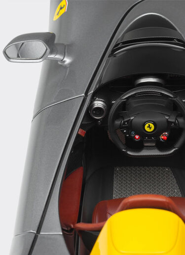 Ferrari Monza SP1 model in 1:8 scale Ferrari Ferrari Monza SP1 model in 1:8 scale 多色 L7977f
