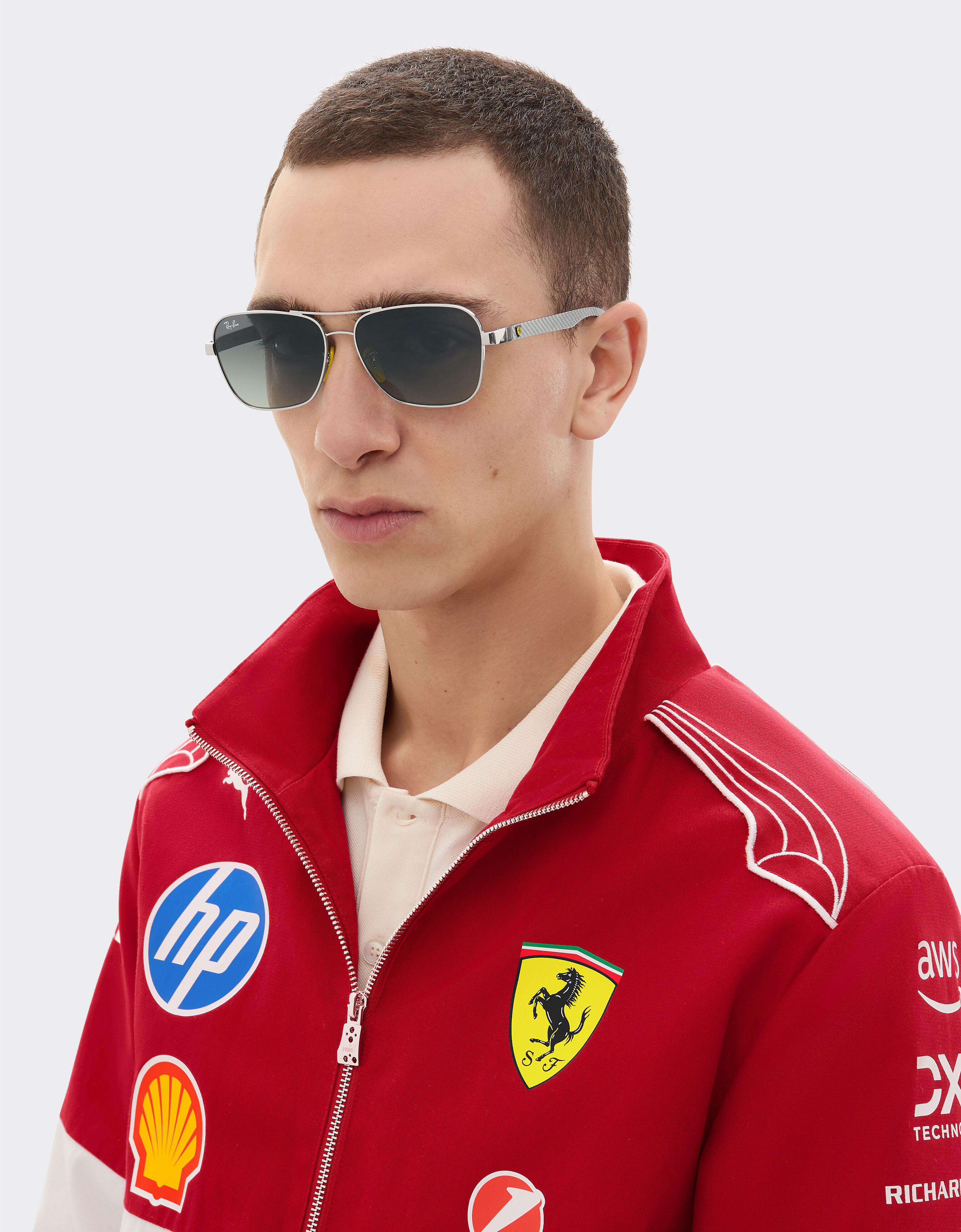 Ferrari 雷朋与法拉利车队合作款 RB8336M 渐变灰色镜片哑光黑色金属与浅色碳纤维太阳镜 银色 LA02Gf