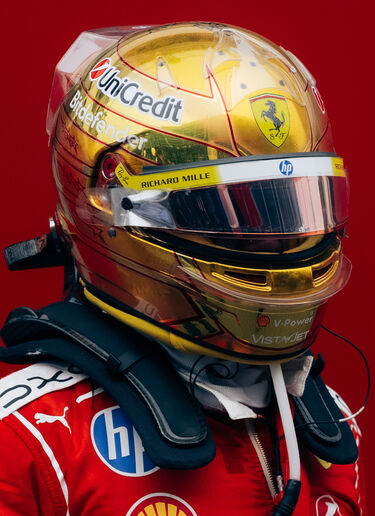 Ferrari Lewis Hamilton 1:1 Special Edition Helmet for the 2026 Singapore Grand Prix Multicolor LS0OT3065EXT0001f