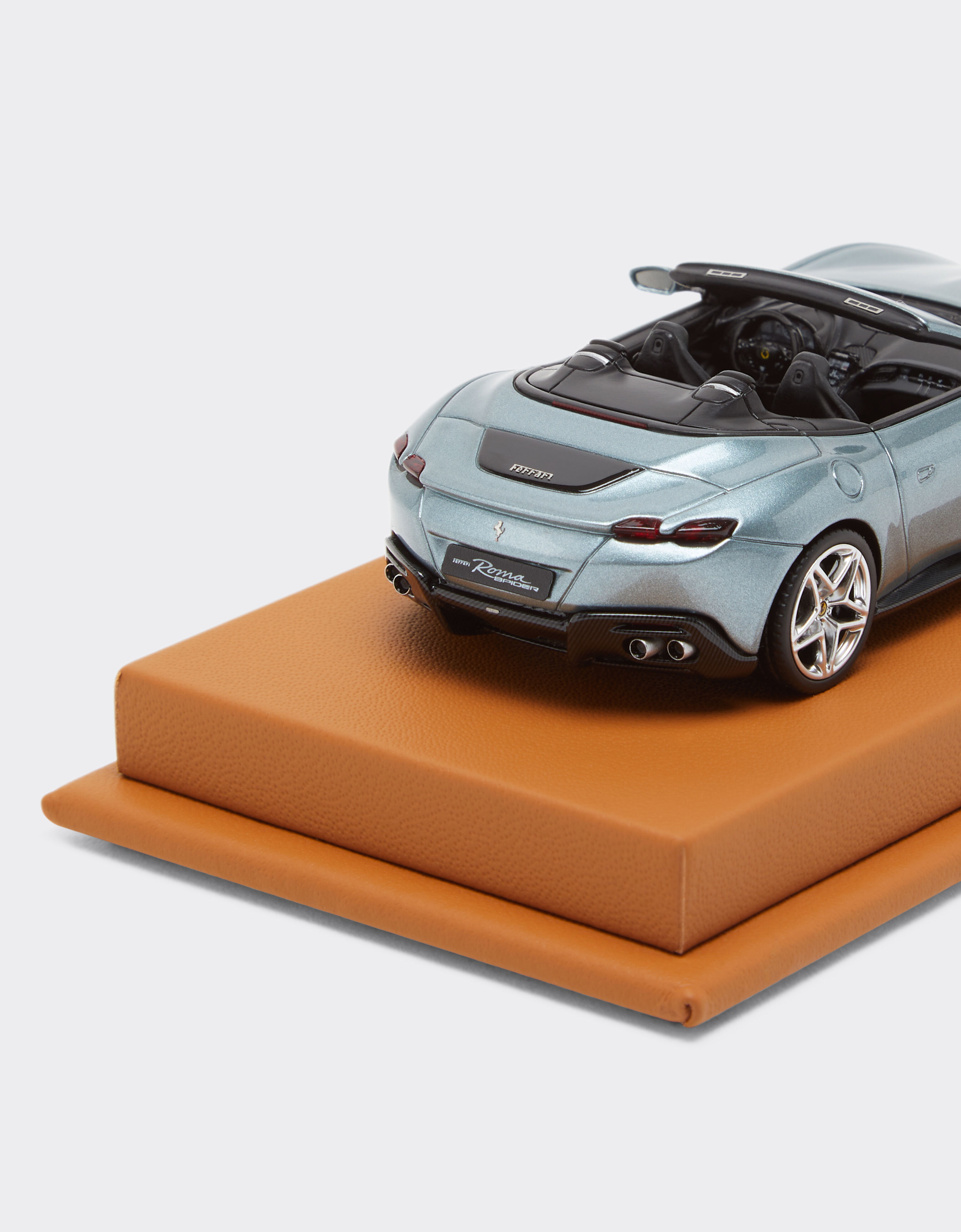 Ferrari Ferrari Roma Spider model in scale 1:43 Celeste met 21606f