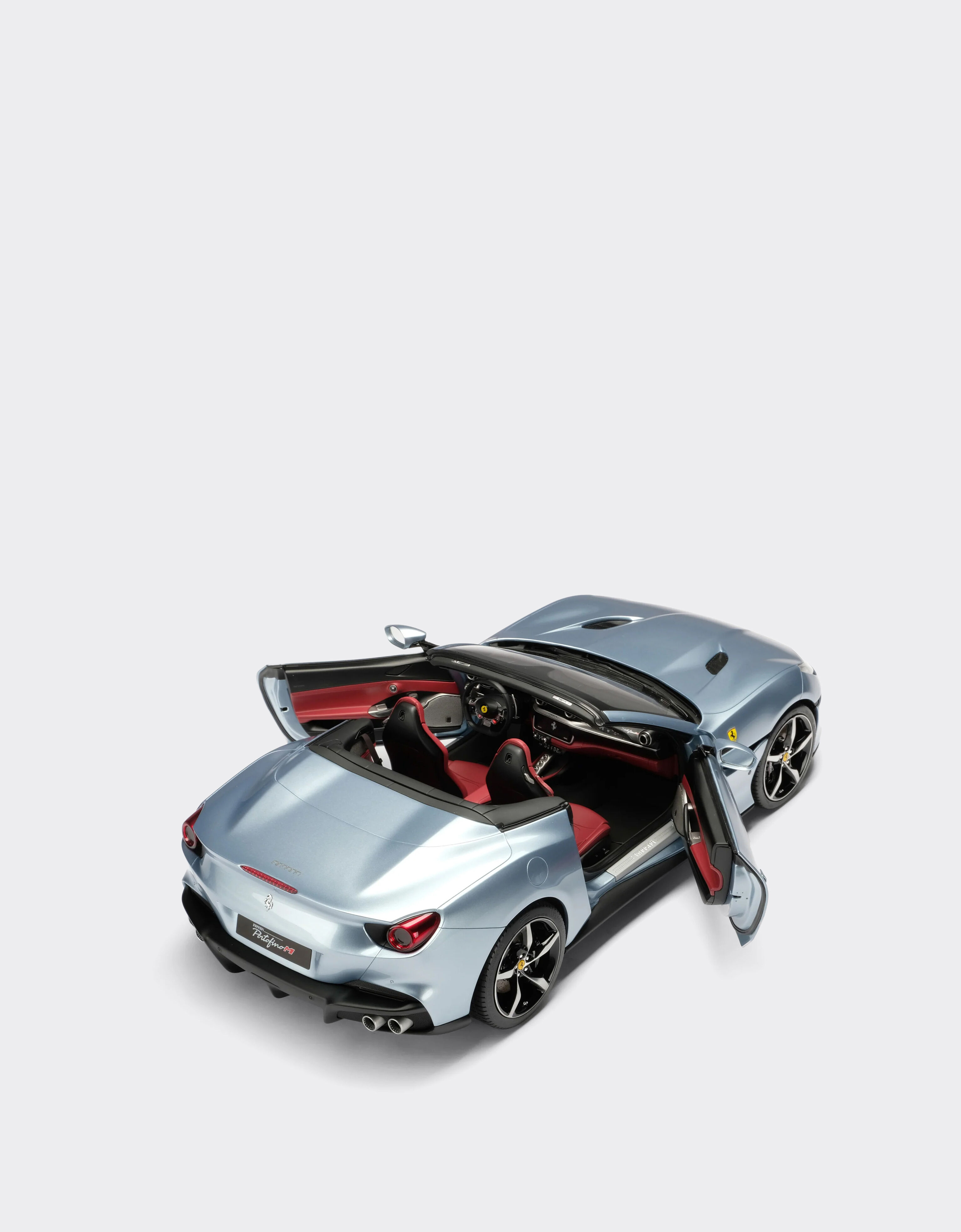 Ferrari 1:8 法拉利 Portofino M 模型车 苏格兰蓝色 F0575f