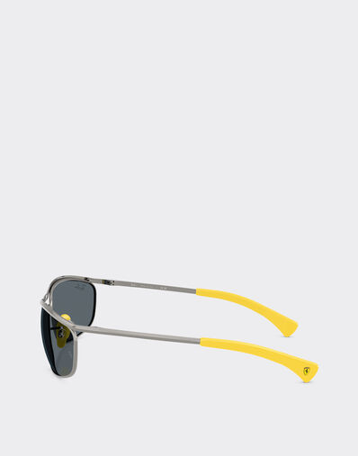 Ferrari Ray-Ban for Scuderia Ferrari RB3819M，枪灰色金属镜框搭配蓝色镜片 Gunmetal LA0JRf