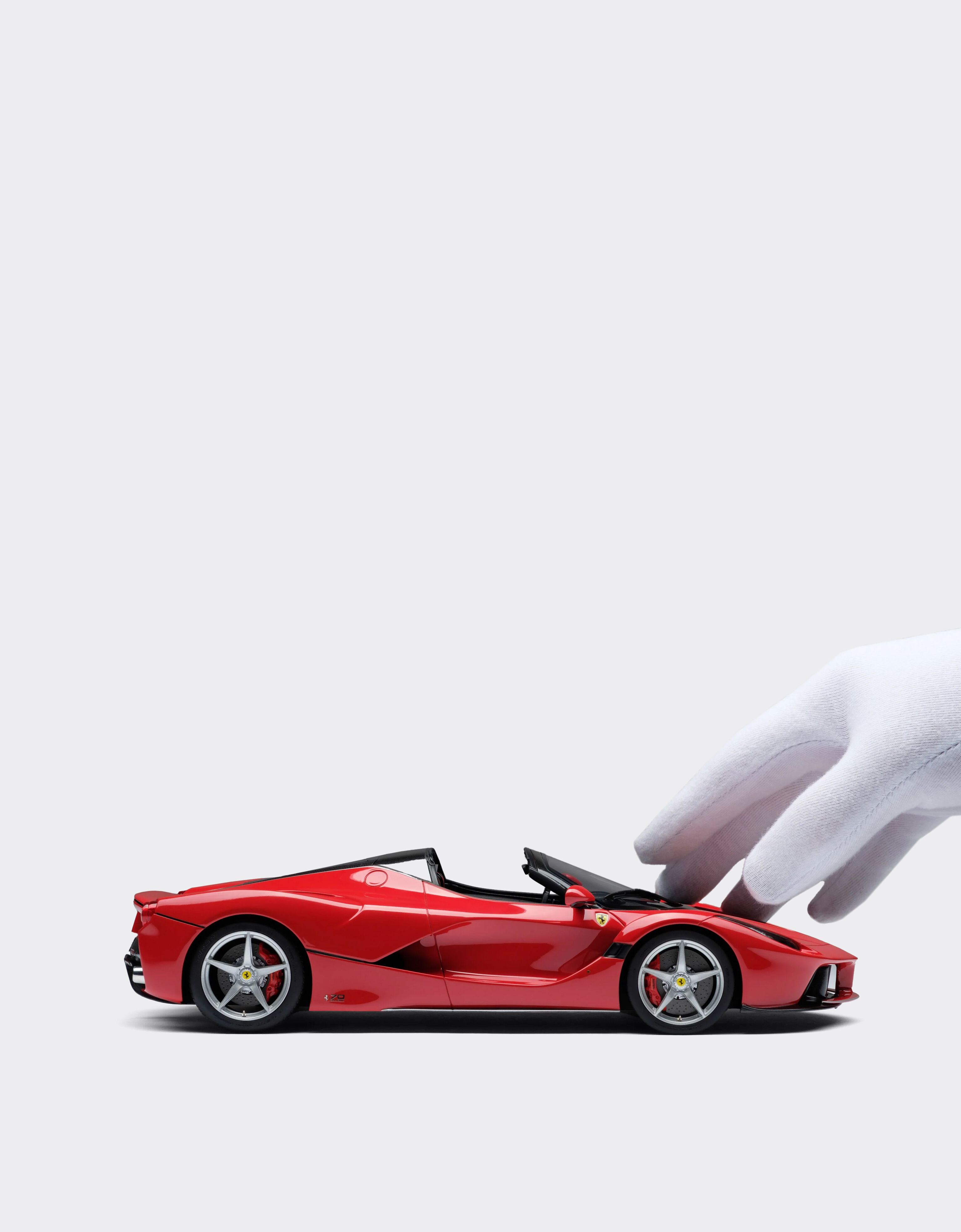 Ferrari LaFerrari Aperta model in 1:18 scale 多色 L7595f