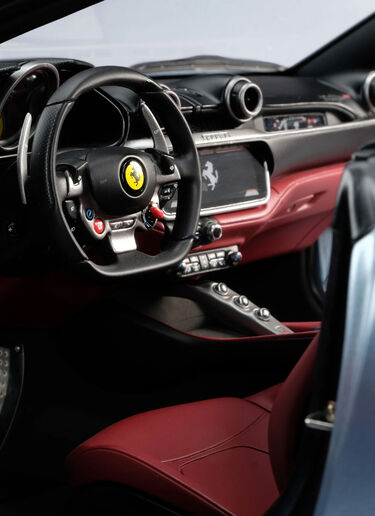 Ferrari 1:8 法拉利 Portofino M 模型车 苏格兰蓝色 F0575f