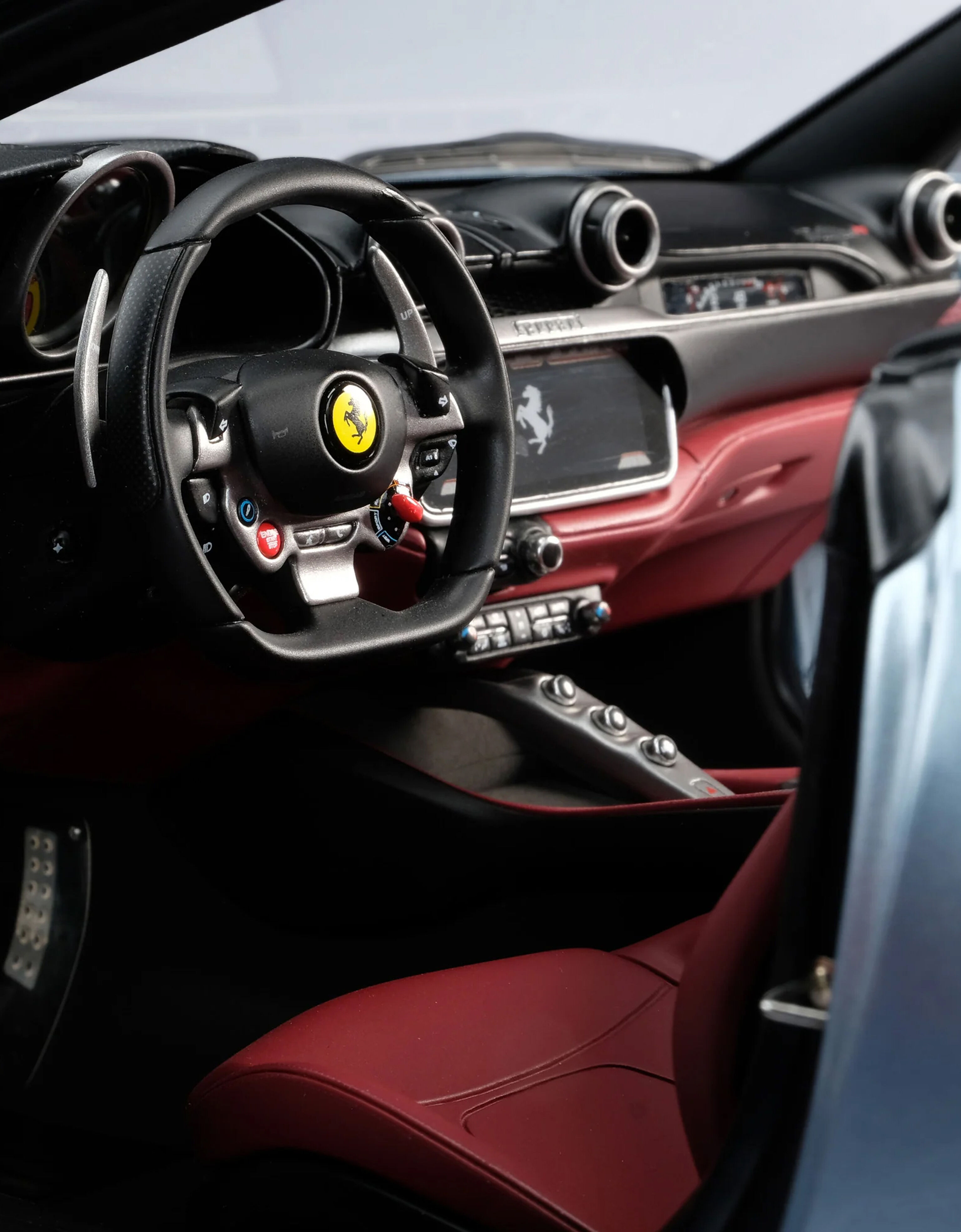 Ferrari 1:8 法拉利 Portofino M 模型车 苏格兰蓝色 F0575f