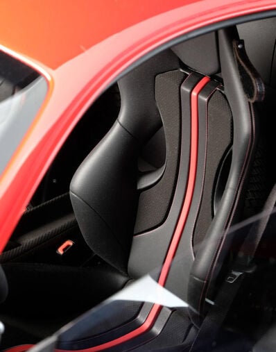 Ferrari Ferrari F8 Tributo 1:8 scale model 红色 F0078f