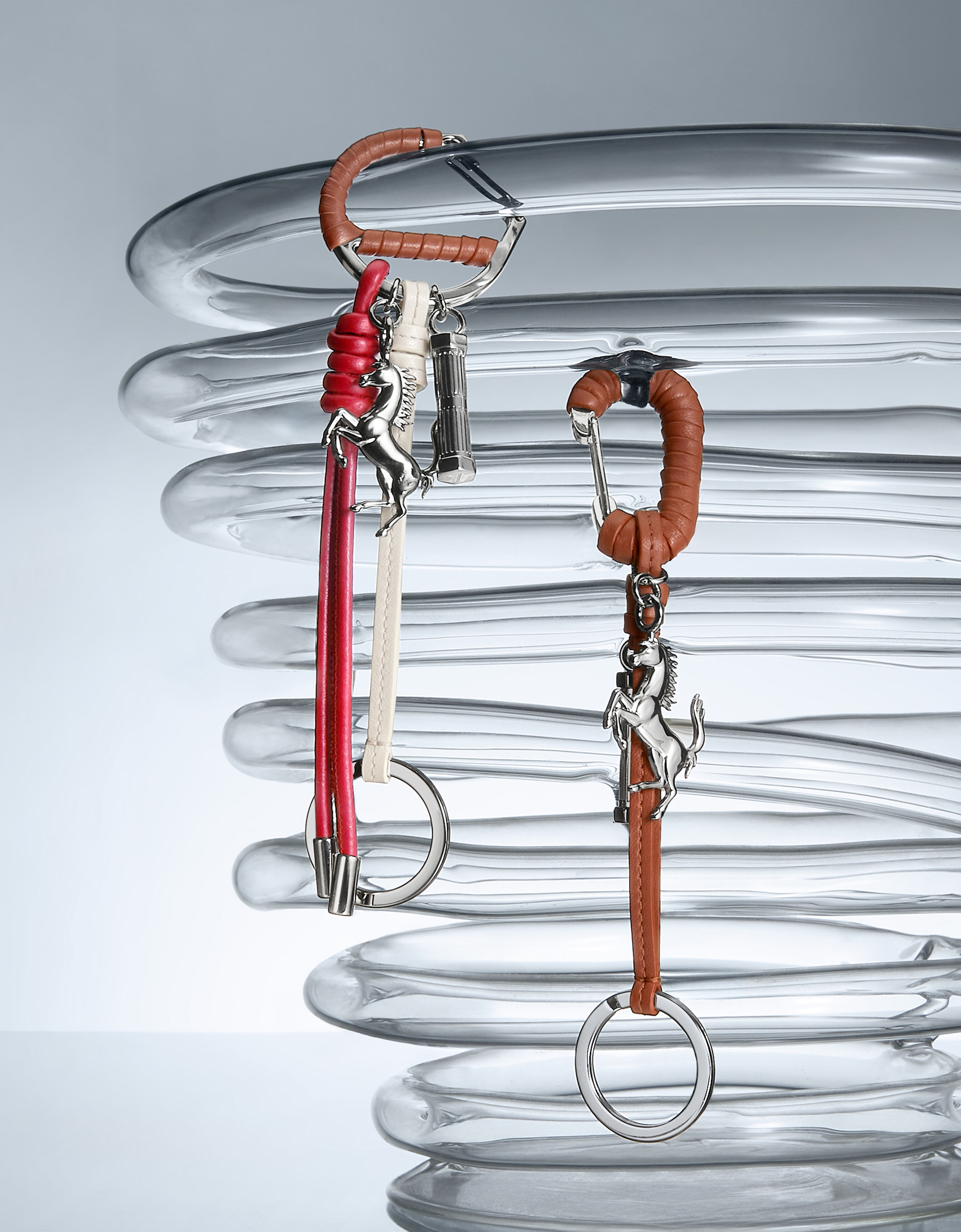 Metal and leather keyring with charm Ferrari Metal and leather keyring with charm Tobacco 50010f