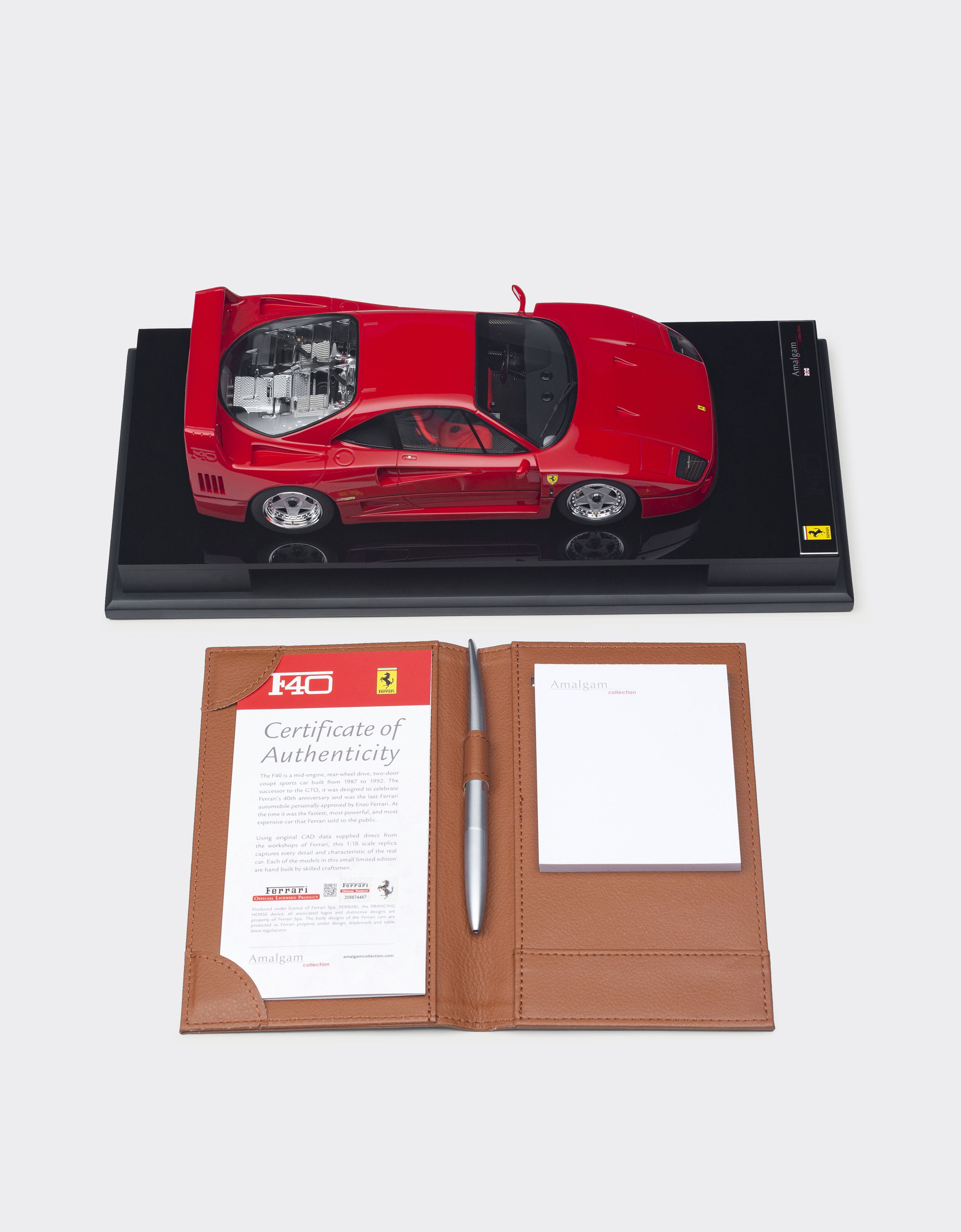 Ferrari 1:18 scale model F40 Red F0112f
