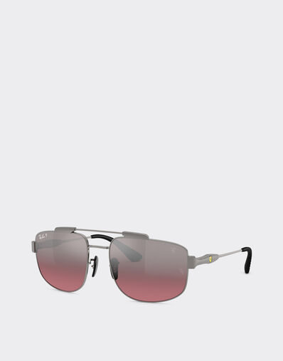 Ferrari Ray-Ban for Scuderia Ferrari RB3789M 为枪灰色金属镜框，搭配偏光银色渐变酒红色镜片 Gunmetal LA0JKf