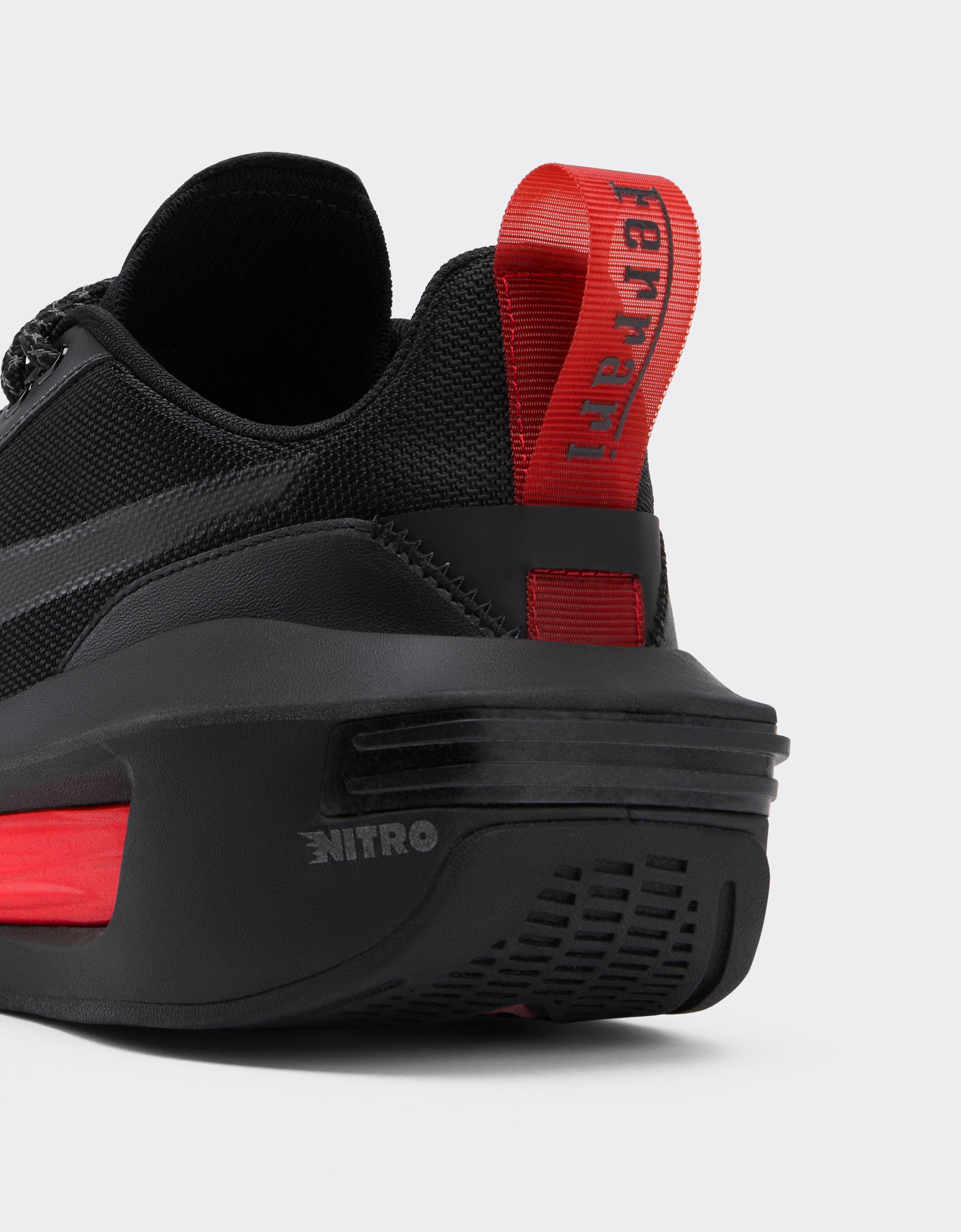 Puma 呈现法拉利车队 Nitro S 运动鞋 Ferrari Puma 呈现法拉利车队 Nitro S 运动鞋 黑色 LA00Yf