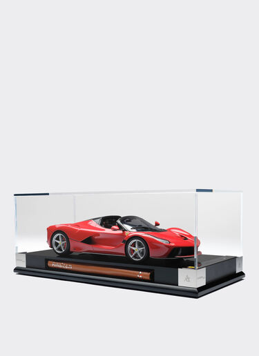 LaFerrari Aperta model in 1:18 scale Ferrari LaFerrari Aperta model in 1:18 scale 多色 L7595f