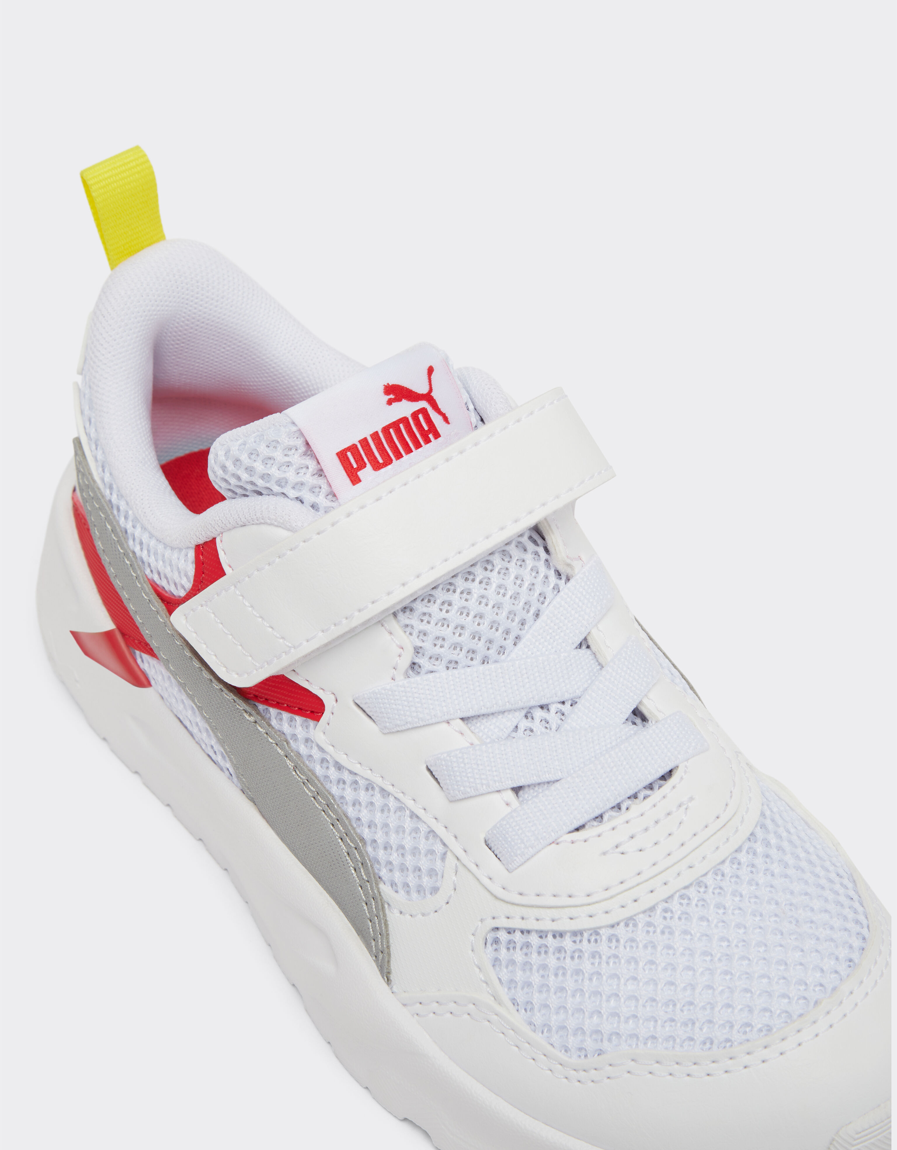 Ferrari Puma 呈现法拉利车队 Trinity 儿童运动鞋 光学白 F1130fK