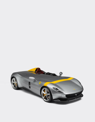 Ferrari Ferrari Monza SP1 model in 1:8 scale 黄色 47294f