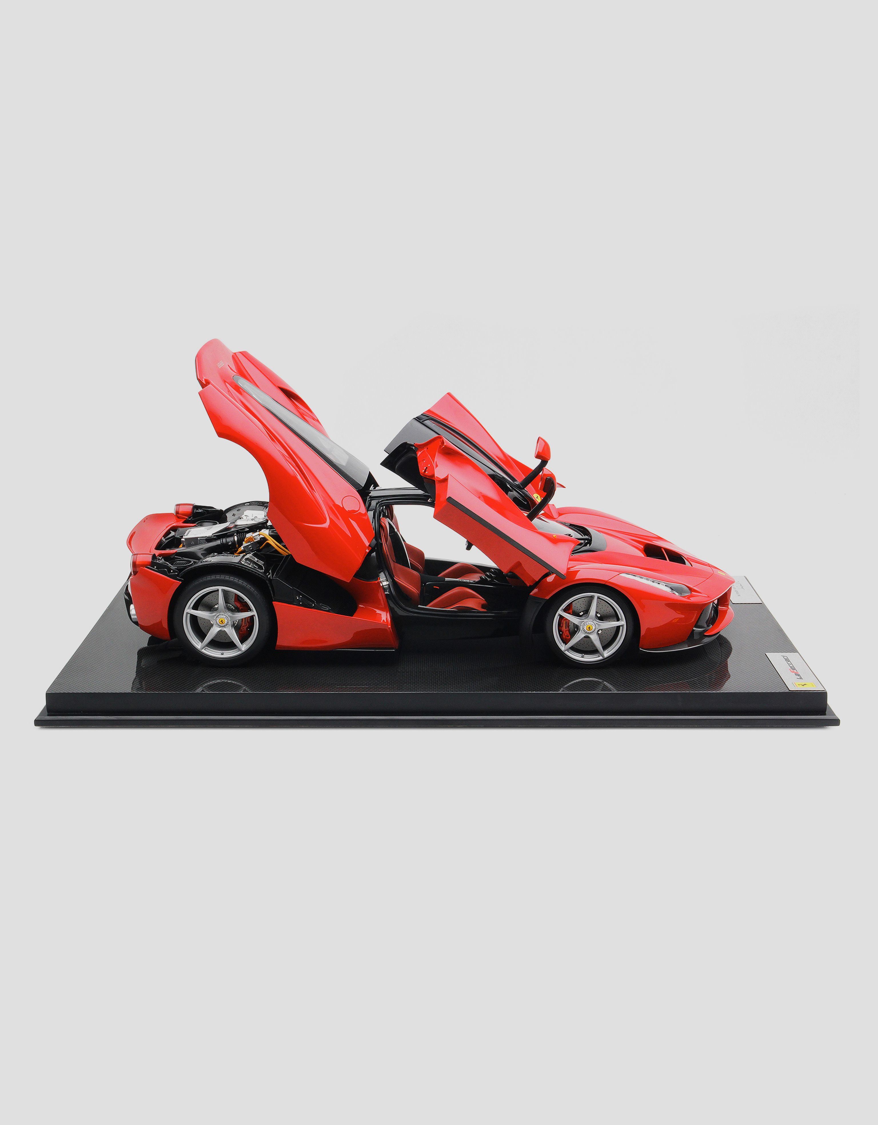 LaFerrari model in 1:8 scale Ferrari LaFerrari model in 1:8 scale Red L2993f