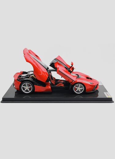 LaFerrari model in 1:8 scale Ferrari LaFerrari model in 1:8 scale Red L2993f