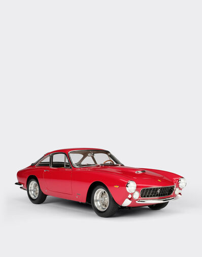 Ferrari Ferrari 250 GT SWB Lusso model in 1:8 scale 黄色 47294f