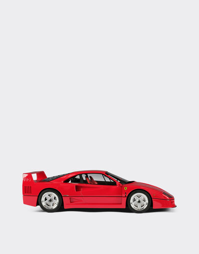 Ferrari 1:18 scale model F40 Red F0112f
