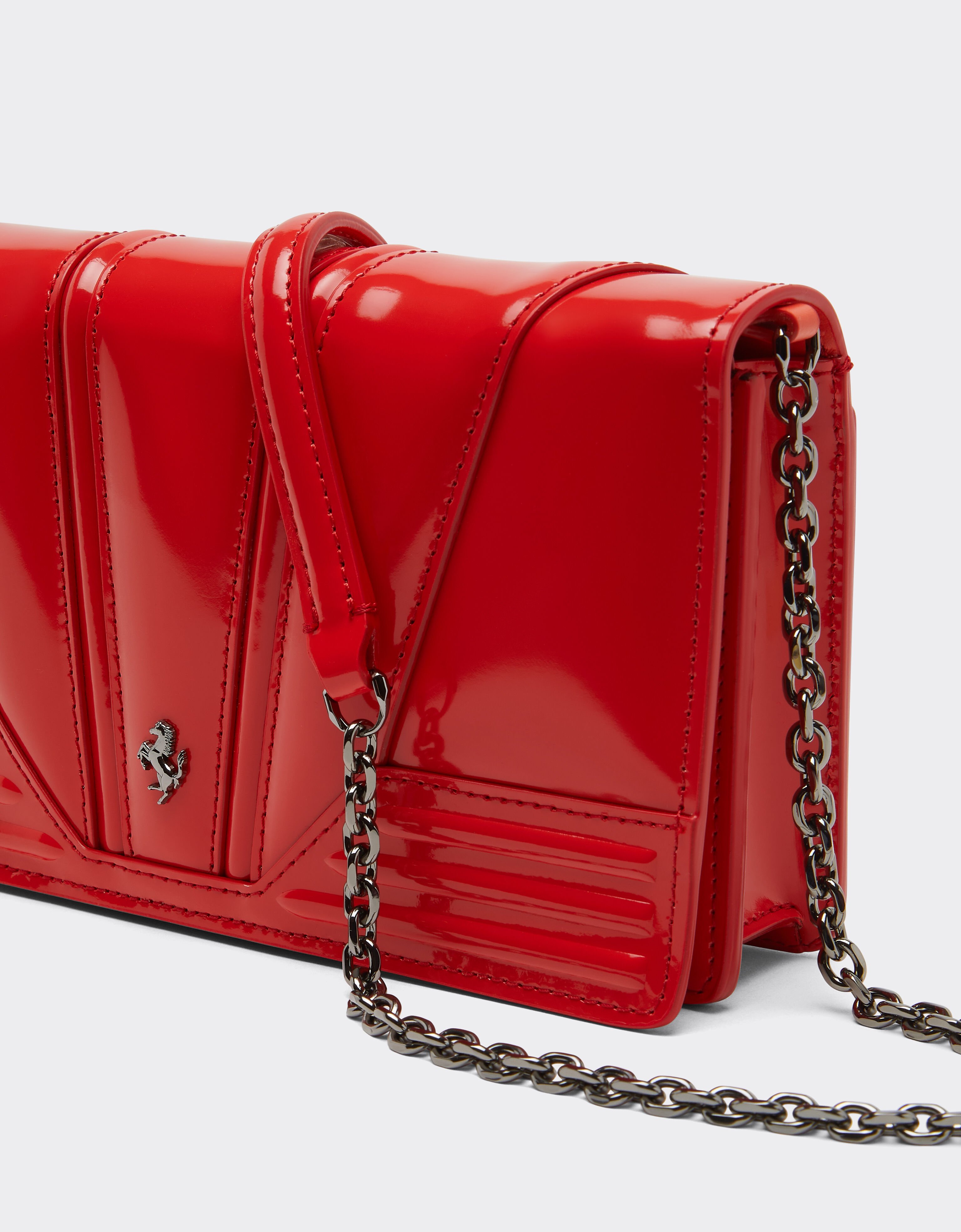 Ferrari Ferrari GT brushed leather wallet with chain shoulder strap Rosso Dino 51056f