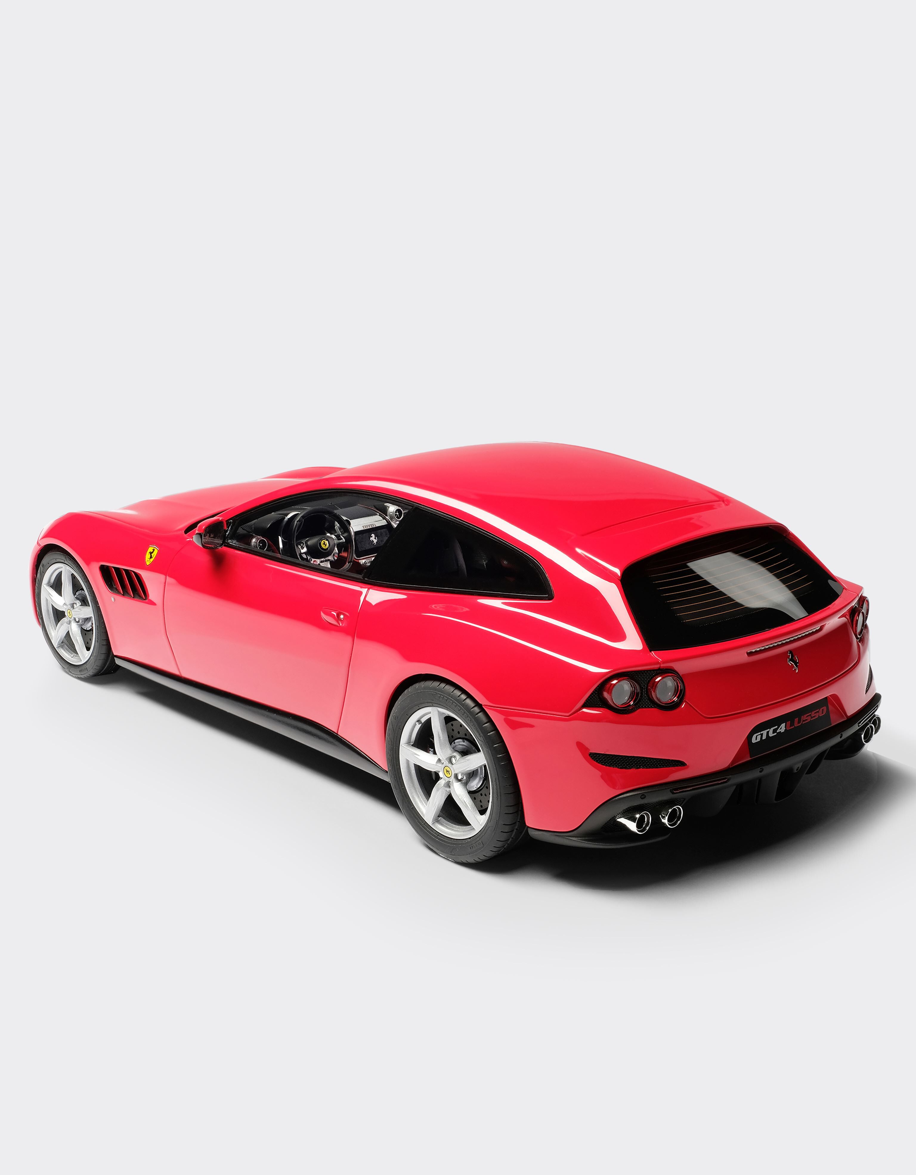 Ferrari Ferrari GTC4Lusso model in 1:18 scale 红色 L7596f